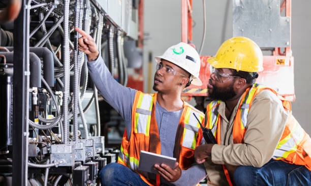 Best Affordable Emergency Electrician  in Riverwoods, IL