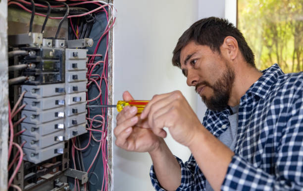 Best Licensed Electrician  in Riverwoods, IL